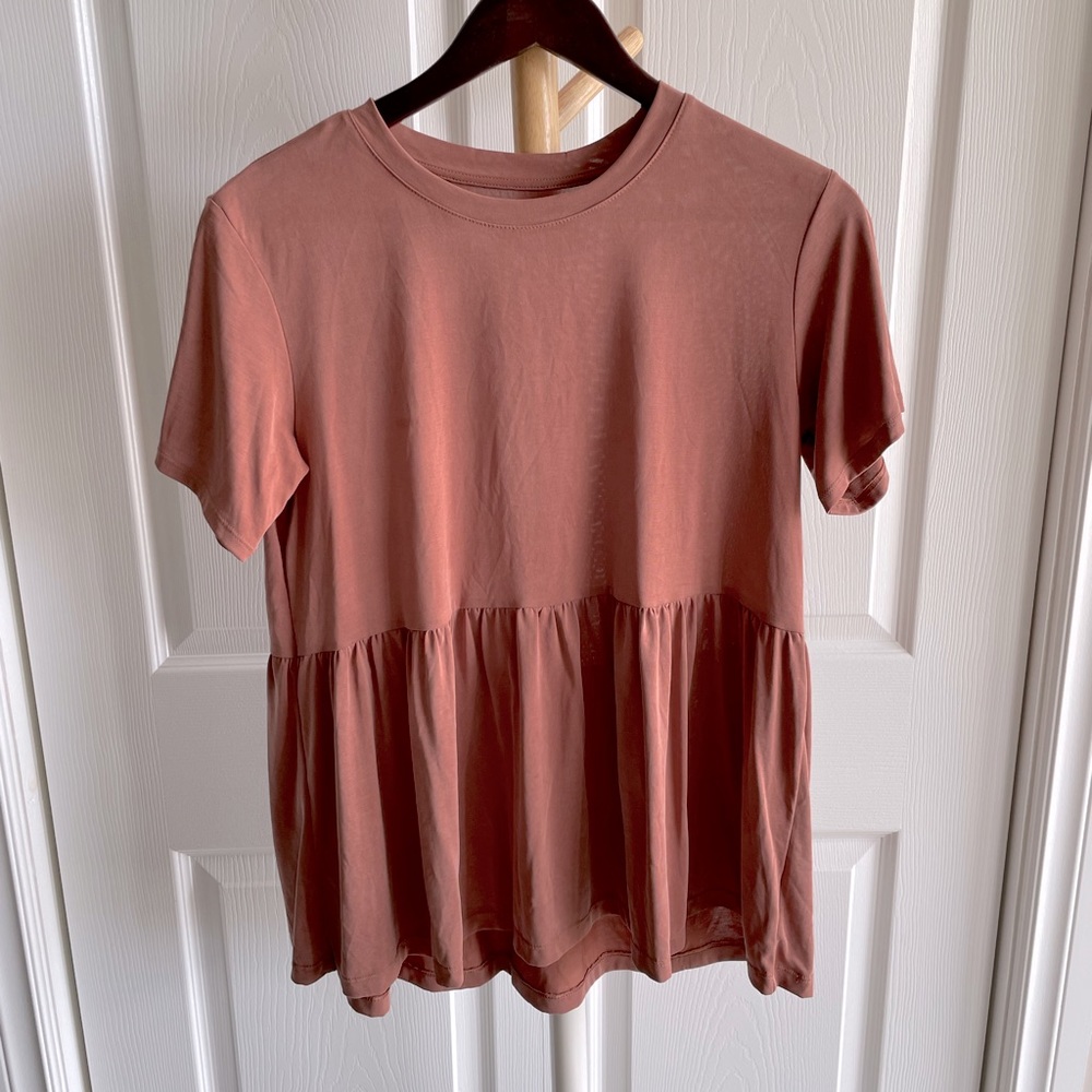 ⭐️3/$25⭐️ American Eagle Peplum Tshirt, Size Small, Rusty Colour